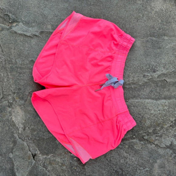 Lululemon hotty hot lined size 10 shorts - Picture 11 of 11
